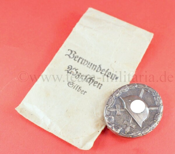 Verwundetenabzeichen in Silber (30) breite Nadel (!) mit Tüte