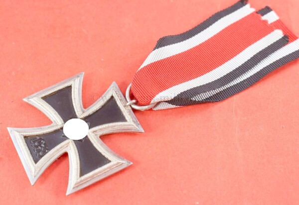 Eisernes Kreuz 2.Klasse 1939 (113)  am Band - TOP CONDITION
