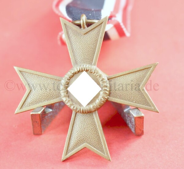 Kriegsverdienstkreuz 2.Klasse 1939 ohne Schwerter (52) am Band