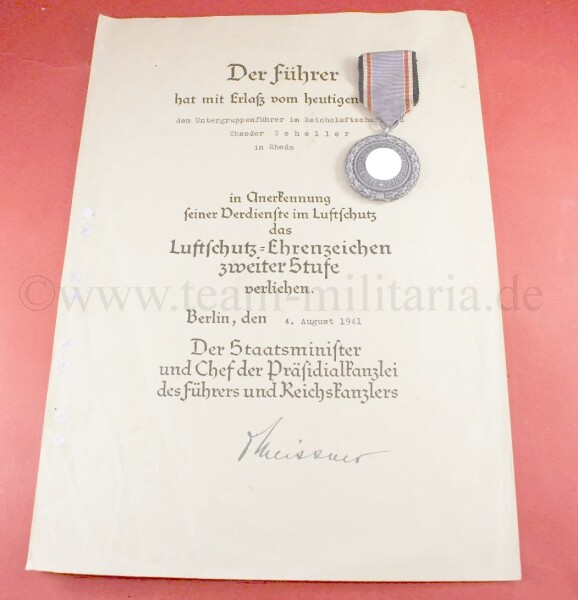 Luftschutz Ehrenzeichen mit Verleihungsurkunde Untergruppenführer Reichsluftschutzbund