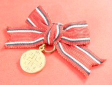 Miniatur Medaille f&uuml;r Verdienste um das Rothe Kreuz...