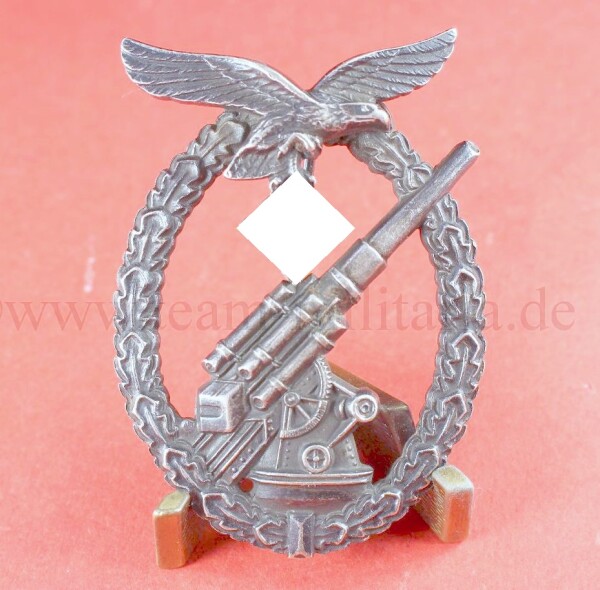 frühes Flakkampfabzeichen der Luftwaffe Brehmer (Buntmetall)