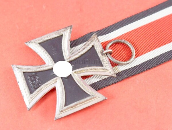 Eisernes Kreuz 2.Klasse 1939 (Brehmer) am Band - TOP CONDITION