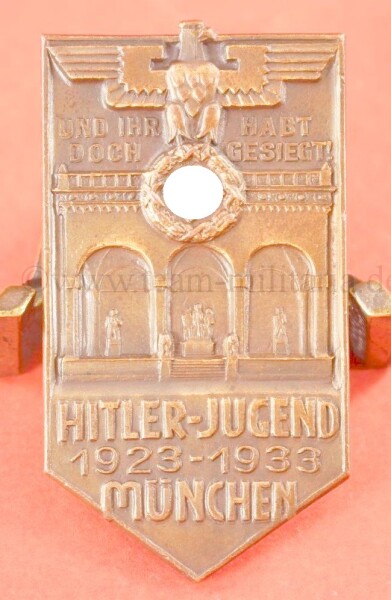 Gedenkfeierabzeichen Hitlerjugend 1923-1933 München