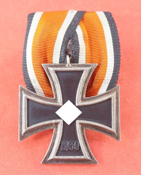 Eisernes Kreuz 2.Klasse 1939 an Einzelspange (Schickle) - TOP CONDITION