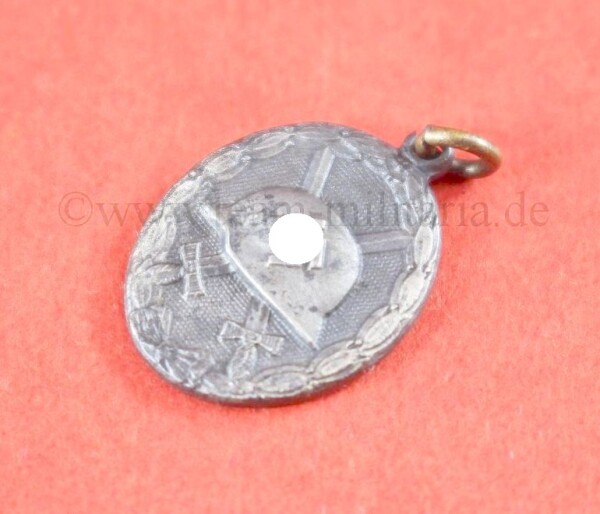 Miniatur Verwundetenabazeichen in Silber für die Frackkette