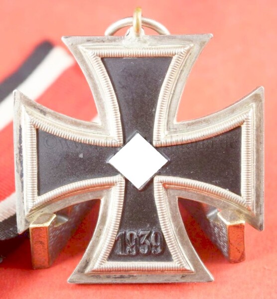 Eisernes Kreuz 2.Klasse 1939 (Juncker) am Band (Wide frame) - SELTEN