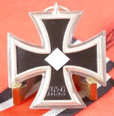 Eisernes Kreuz 2.Klasse 1939 (40) am Band - MINT CONDITION