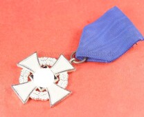 Treudienst-Ehrenzeichen in Silber am Band - MINT CONDITION