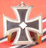 Eisernes Kreuz 2.Klasse 1939 am Band (100) - MINT CONDITION