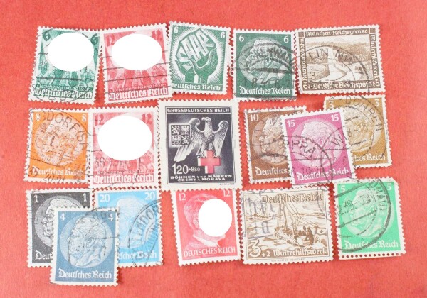 17 x Briefmarken Adolf Hitler / Deutsches Reich / Hindenburg  / Saar / WHW