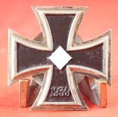 Eisernes Kreuz 1.Klasse 1939 an Schraube (L/15) - UKLTRA...