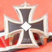 Eisernes Kreuz 2.Klasse 1939 mit Band (24) - TOP CONDITION