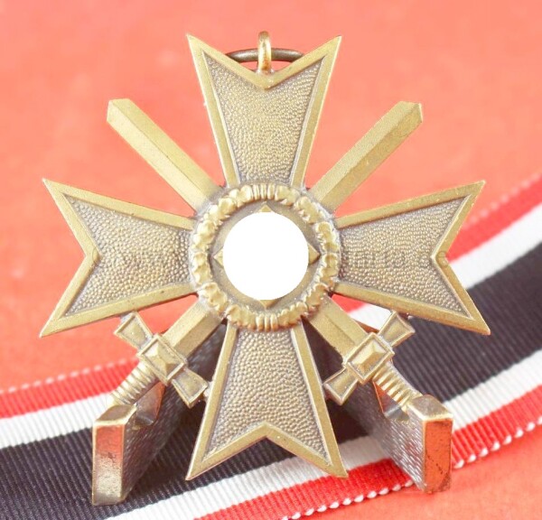 Kriegsverdienstkreuz 2. Klasse 1939 mit Schwertern (80) am Band