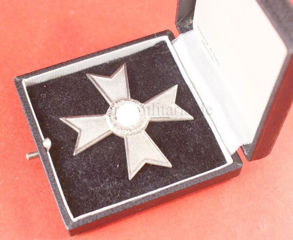 Kriegsverdienstkreuz 1.Klasse 1939 ohne Schwerter im Etui (Deschler) - MINT CONDITION
