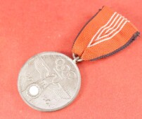 Deutsche Olympia-Medaille 1936 am Band