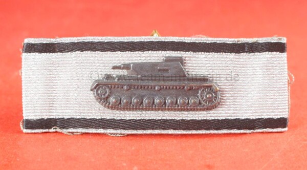 Sonderabzeichen für das Niederkämpfen von Panzerkampfwagen in Silber - MINT CONDITION