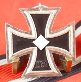 Eisernes Kreuz 2.Klasse 1939 (13) mit Band - MINT CONDITION