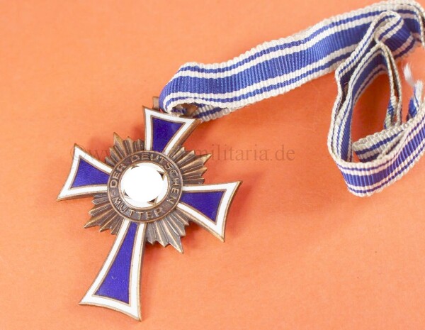 Mutterkreuz / Ehrenkreuz der Deutschen Mutter Bronze am Band
