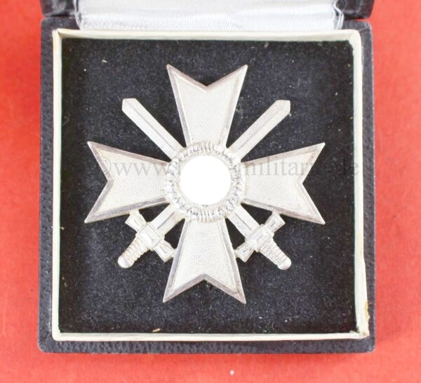 Kriegsverdienstkreuz 1.Klasse 1939 mit Schwerter im Etui (Deschler) - MINT CONDITION