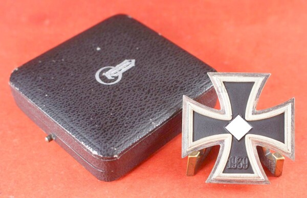 Eisernes Kreuz 1.Klasse 1939 (L/18) im frühes LDO Etui - MINT CONDITION