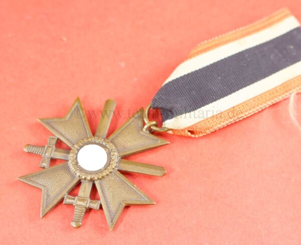 Kriegsverdienstkreuz 2.Klasse mit Schwertern am orangem Band (71)