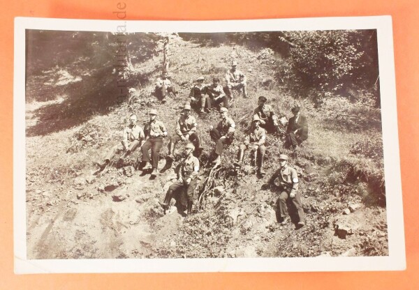 Gruppenfoto SA / HJ mit Schafftmützen