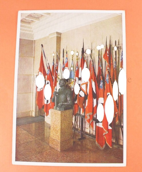Propaganda-Postkarte "Das Braune Haus - Fahnenhalle mit Bismarckbüste"