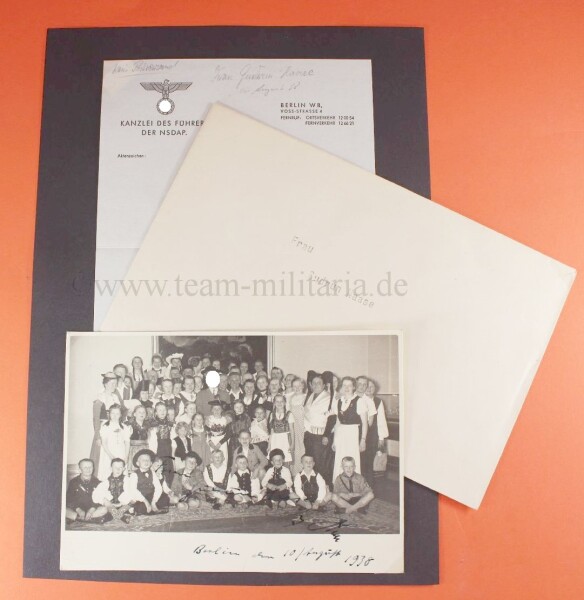Originalunterschrift und -widmung von Adolf Hitler 1938 an Gudrun Haase - SEHR SELTEN