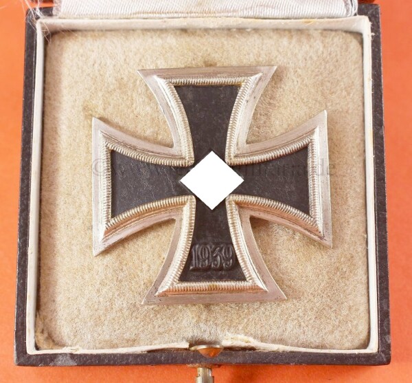 Eisernes Kreuz 1.Klasse 1939 (L/13) - Spiderversion -  im LDO Etui - TOP STÜCK