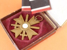 Kriegsverdienstkreuz 2.Klasse 1939 mit Schwerter im...