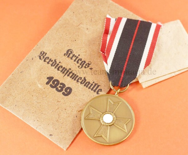 Medaille zum Kriegsverdienstkreuz am Band mit Tüte - MINT CONDITION: