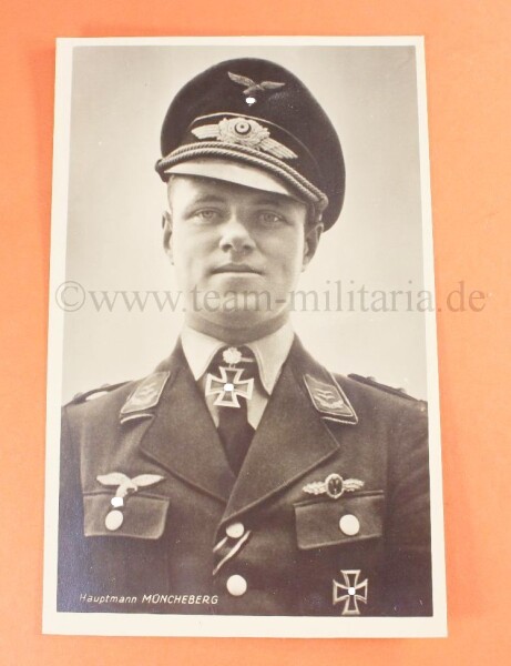 Fotoportrait-Postkarte Eichenlaubsträger Hauptmann Müncheberg