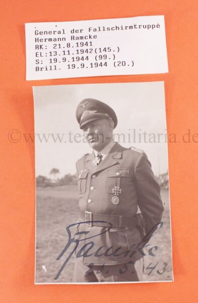 Foto mit original Unterschrift Brillantenträger General der Fallschirmtruppe Hermann Ramcke - SEHR SELTEN