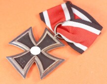 Eisernes Kreuz 2.Klasse 1939 (27) mit Band
