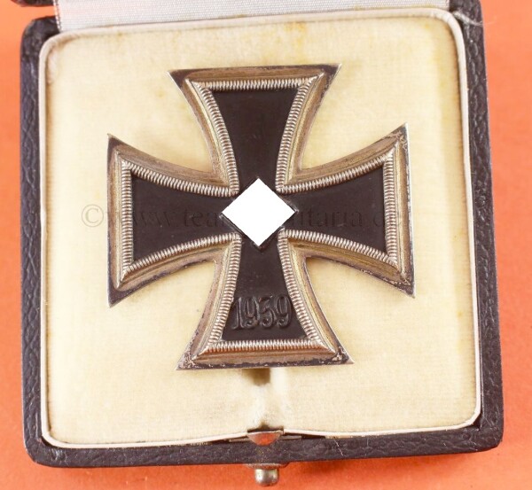 Eisernes Kreuz 1.Klasse 1939 (L/11 auf der frühen Schwertnadel) im Etui - TOP SET - EXTREM SELTEN
