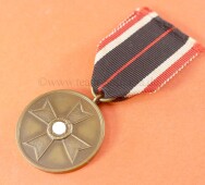 Medaille zum Kriegsverdienstkreuz am Band