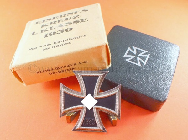 Eisernes Kreuz 1.Klasse 1939 (65) im grünen Etui mit Umkarton - MINT CONDITION
