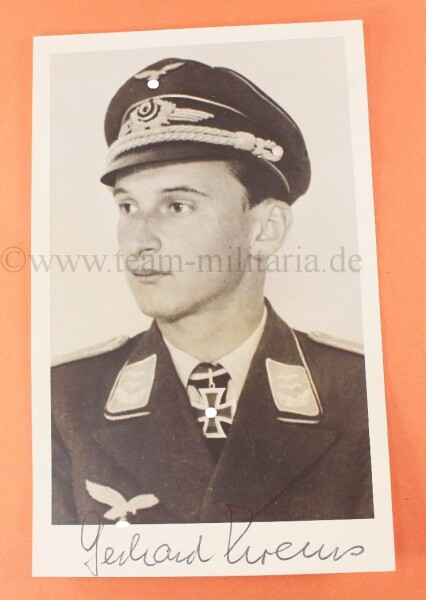 Fotoportrait Ritterkreuzträger Leutnant Gerhard Krems (Flugzeugführer i.d. 2./K.G.27 "Boelcke"