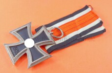 Eisernes Kreuz 2.Klasse 1939 mit orange farbiges Band...