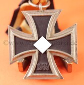 Eisernes Kreuz 2.Klasse 1939 (7) am orange fabrigen Band...