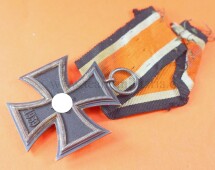 Eisernes Kreuz 2.Klasse 1939 mit orange farbigem Band