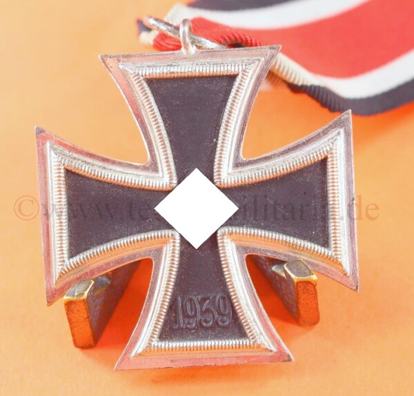 Eisernes Kreuz 2.Klasse 1939 (3) am langen Band - MINT CONDITION