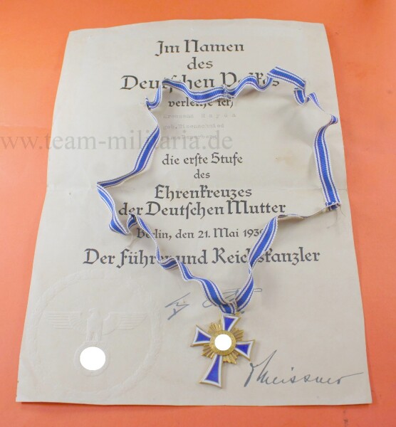 Mutterkreuz in Gold mit Urkunde (Beuerberg) - Ehrenkreuz der Deutschen Mutter