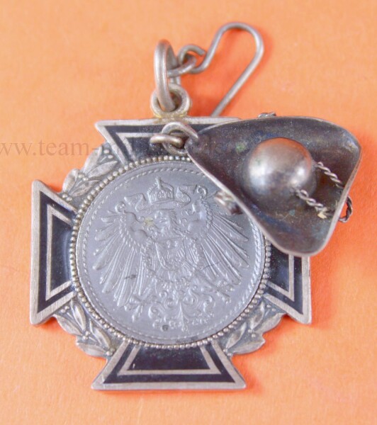 patriotisches Kreuz mit eingelassener 5 Pfennig Münze 1915 (800 Silber) Glücksbringer