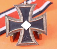 Eisernes Kreuz 2.Klasse 1939 (V8 Assmann) am Band - SELTEN