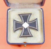 Eisernes Kreuz 1.Klasse in lila / blauem Etui (65) - SELTEN
