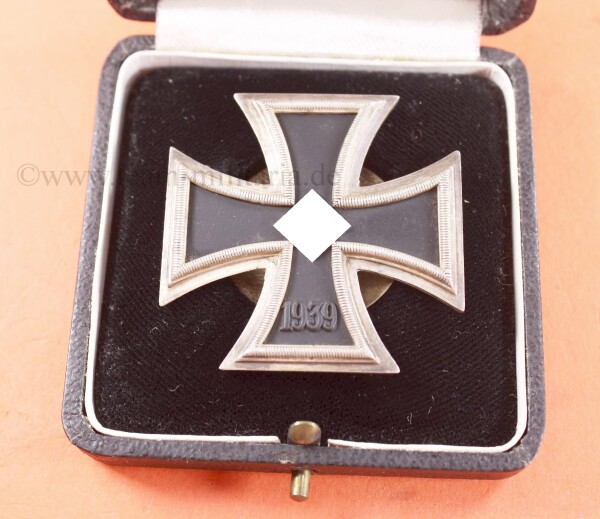 Eisernes Kreuz 1.Klasse 1939 an Schraubscheibe (L/50) im LDO Etui - EXTREM SELTEN !