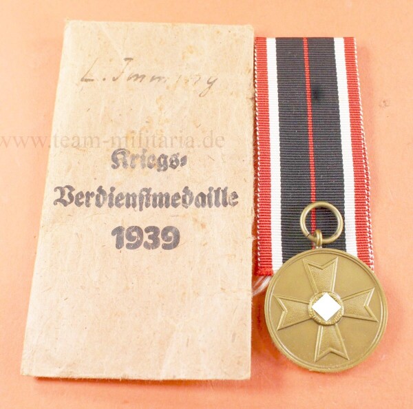 Medaille zum Kriegsverdienstkreuz in Verleihungstüte (Schmidhäussler)