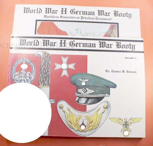 Fachbücher - World War II German War Booty : Volume I &  II